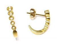 Brinco em ouro amarelo 18k feminino com diamantes Brinco em ouro amarelo 18k feminino com diamantes