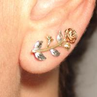 Brinco em ouro 18k - Rosa vermelha
