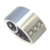 Pingente em ouro branco 18k com brilhantes Pingente em ouro branco 18k com brilhantes