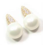 Brinco em ouro 18k feminino com pérolas e zirconia Brinco em ouro 18k feminino com pérolas e zirconia