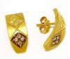 Brinco em ouro amarelo 18k com diamantes