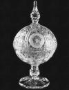 Bomboni�re de cristal com p� de 16 cm