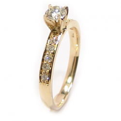 Anel em ouro amarelo 18k com diamantes - 2ANB0375